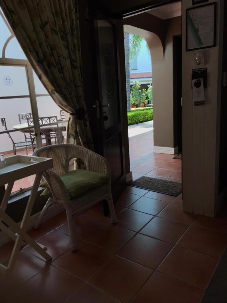 Casa Grande Guest Lodge Brits Buitenkant foto